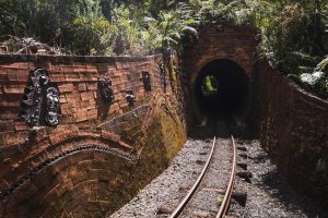 نفق كوتشينغ في مدينة هو تشي منه